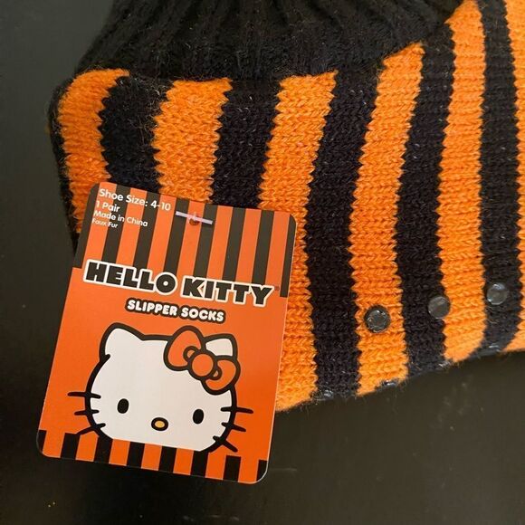 Hello Kitty Halloween Slipper Socks - Picture 4 of 4